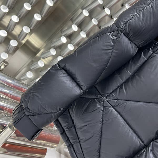 モンクレール ショートダウンジャケット n級品 ユニセックス ロゴ moq50989